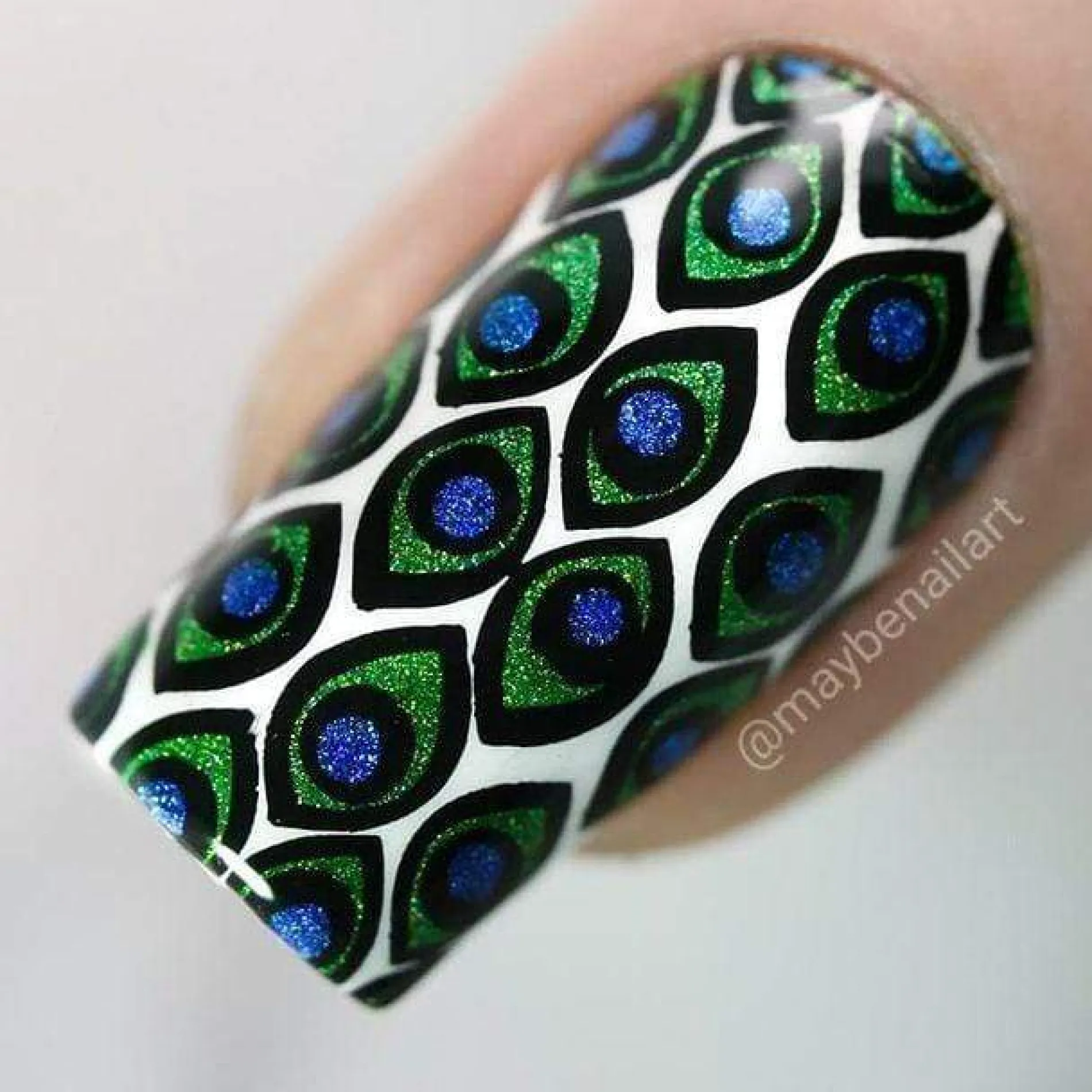 Animal Instinct (m089) - Nail Stamping Plate