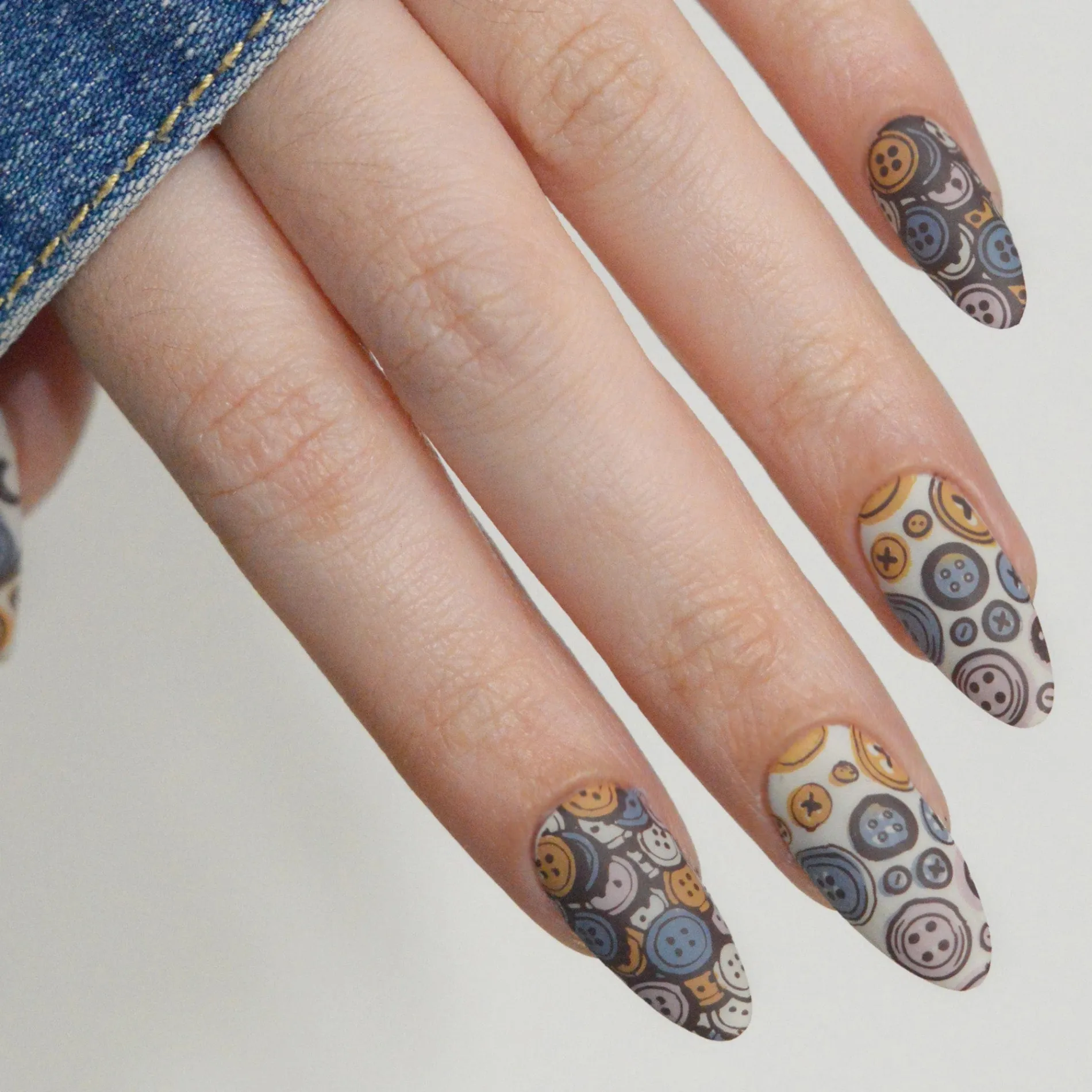Button Collection (M645) - Nail Stamping Plate
