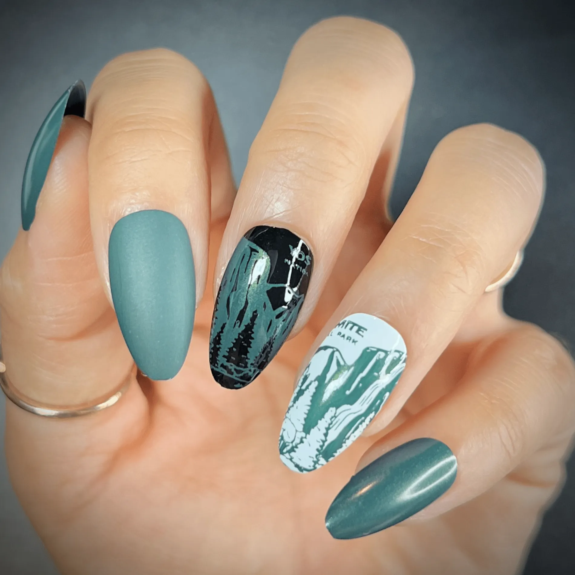 Canteen (B478) - Pearl Dark Green with Gold Shimmer Stamping Polish