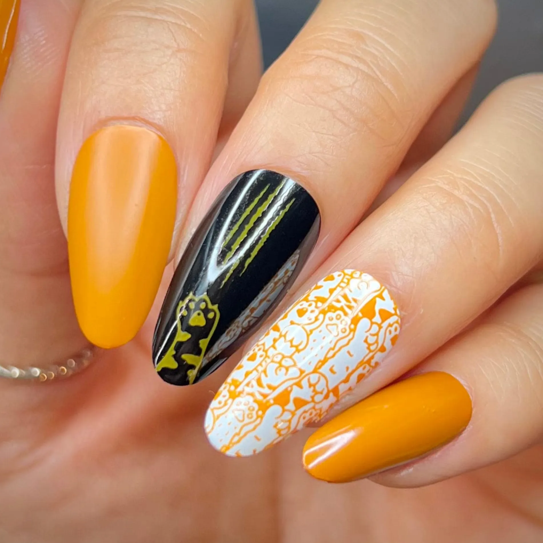 Chonk (B512) - Cream Orange Stamping Polish