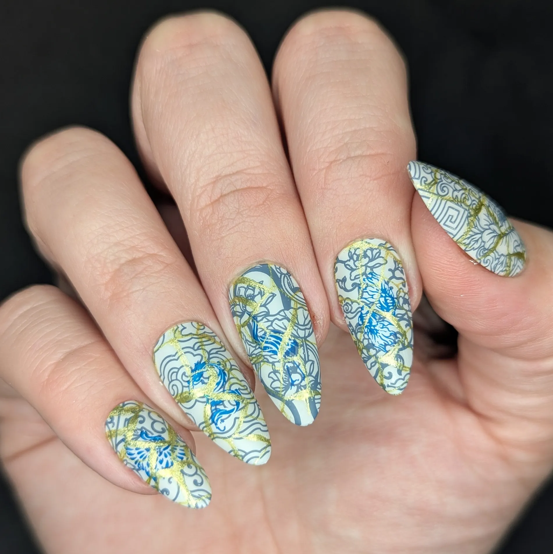 Fine China: Glazed Perfection (MXM169) - Nail Stamping Plate