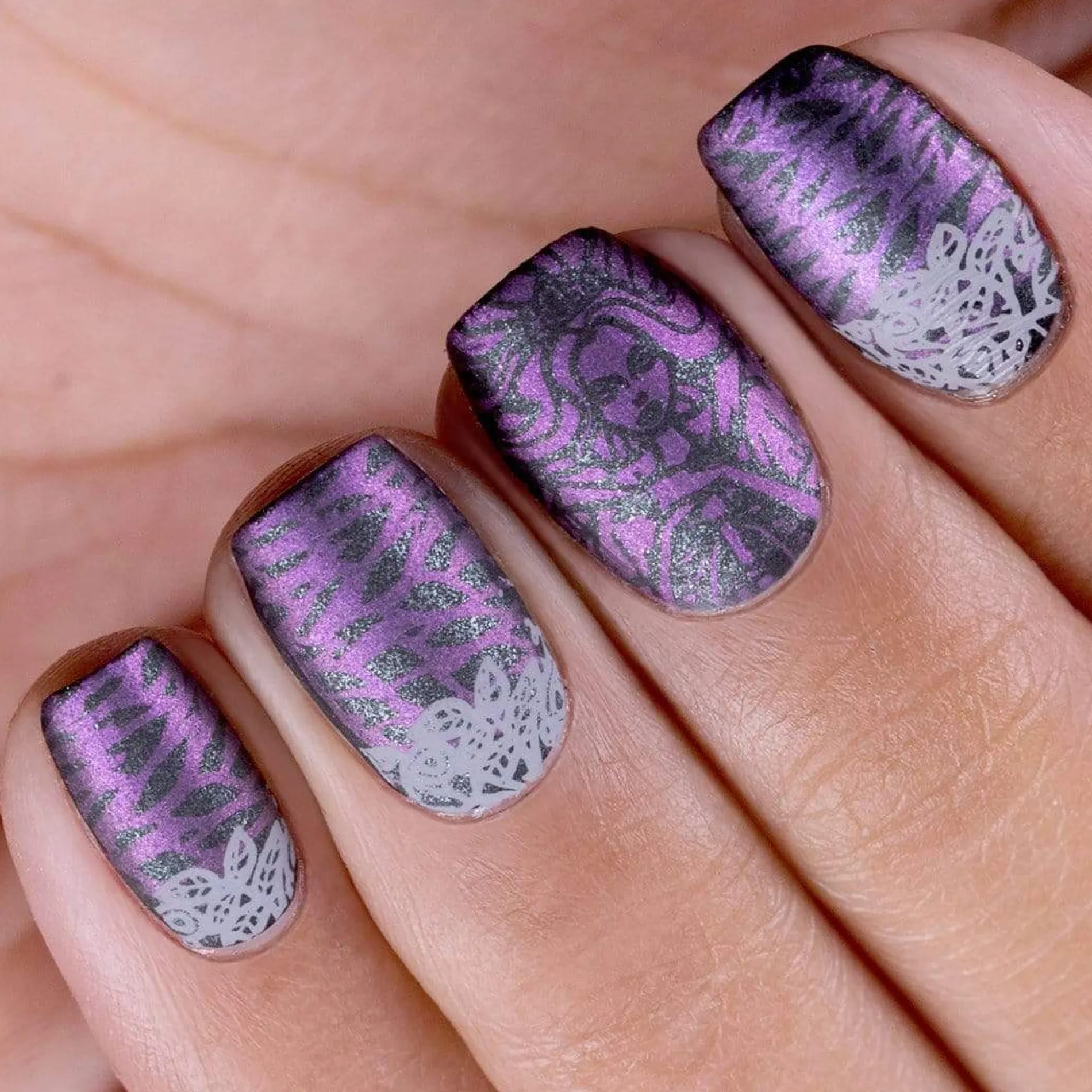 Grimm's Nightfall: Dearest Aurora (B221) - Purple Duochrome Stamping Polish