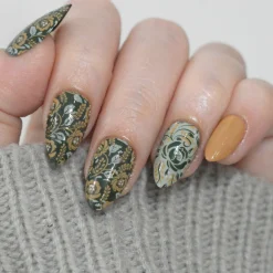 Gzhel Roses (M674) - Nail Stamping Plate
