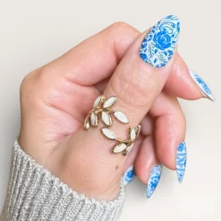 Gzhel Roses (M674) - Nail Stamping Plate