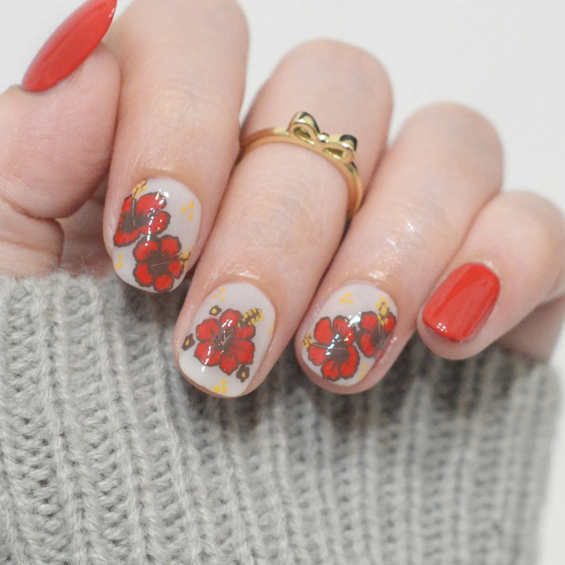 Hibiscus Haven (M611) - Nail Stamping Plate