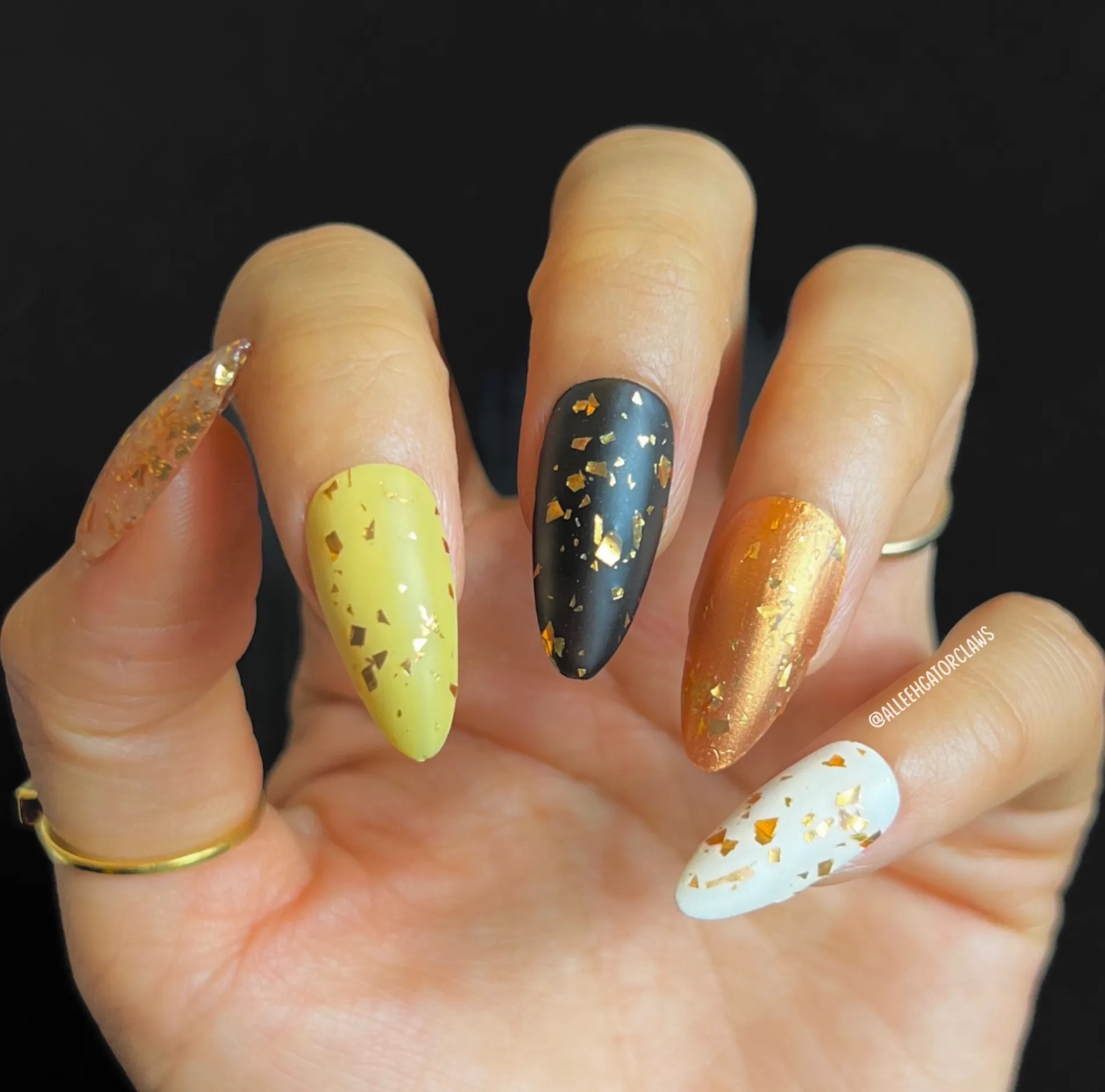 Honeypot (P138) - Clear with Copper Gold Flakies Nail Polish