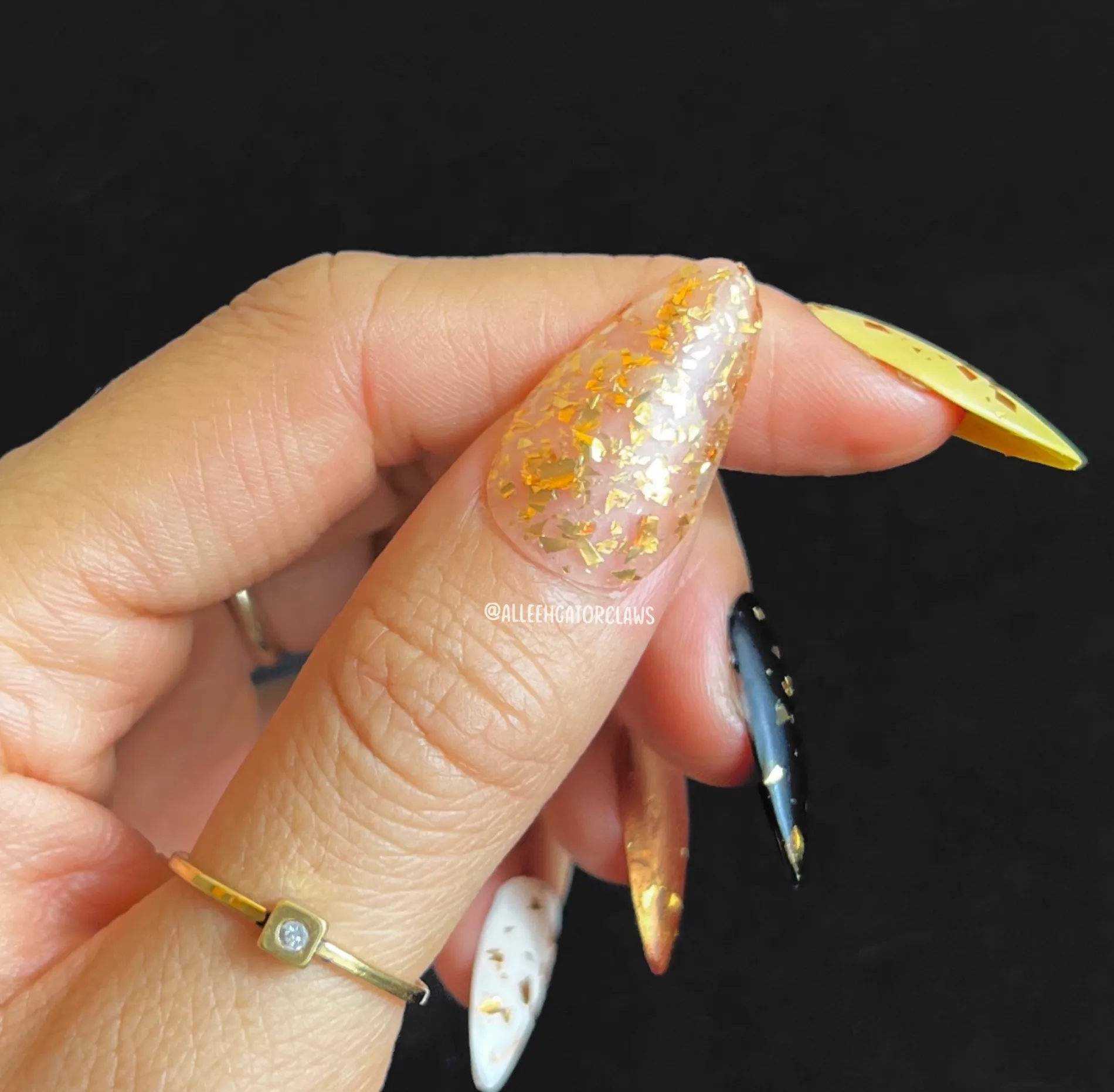 Honeypot (P138) - Clear with Copper Gold Flakies Nail Polish