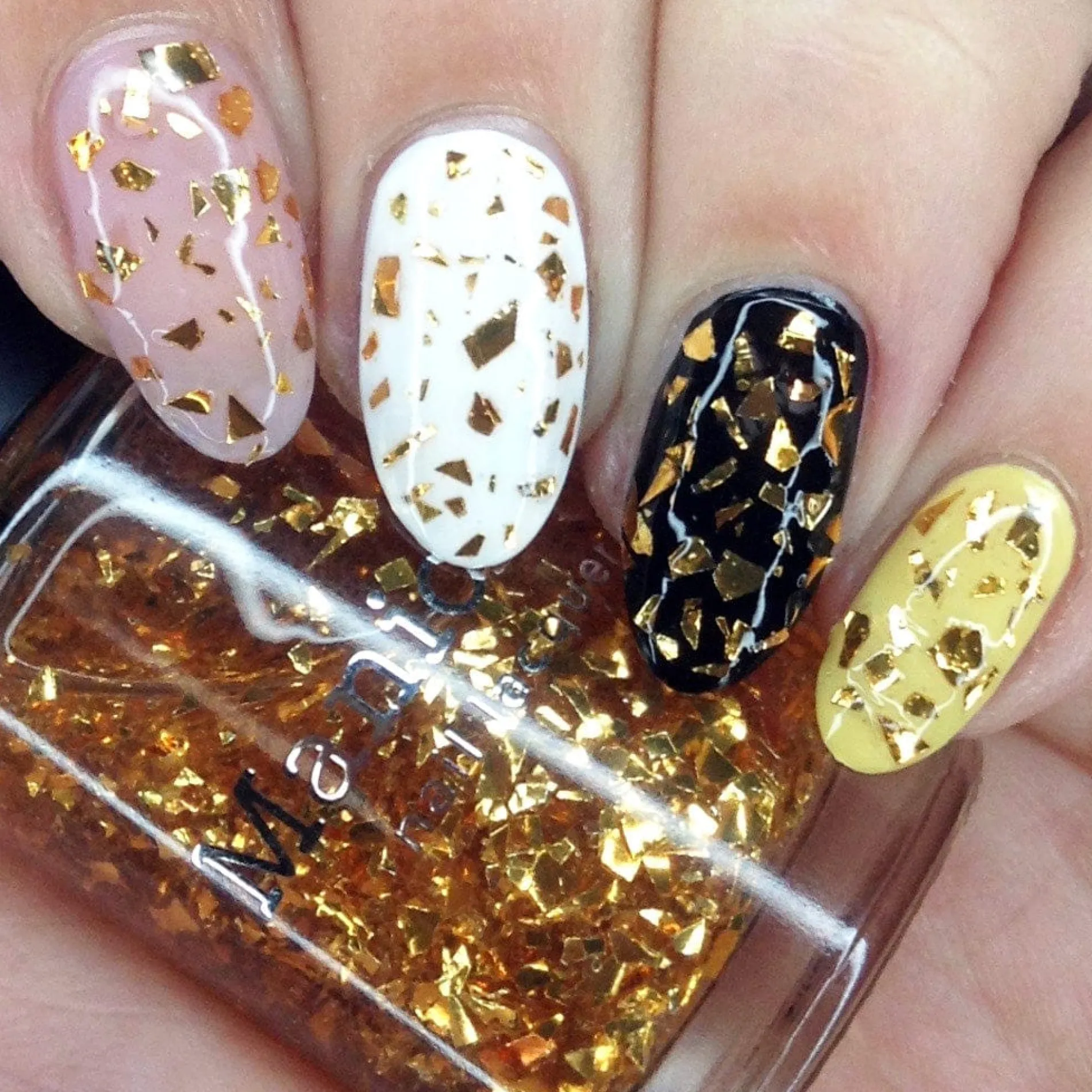 Honeypot (P138) - Clear with Copper Gold Flakies Nail Polish