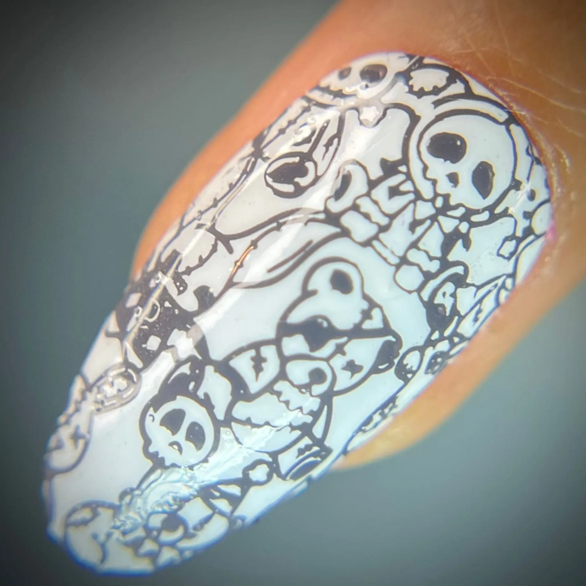 Illusionist: Smoke Show (B488) - Gray Cream Stamping Polish