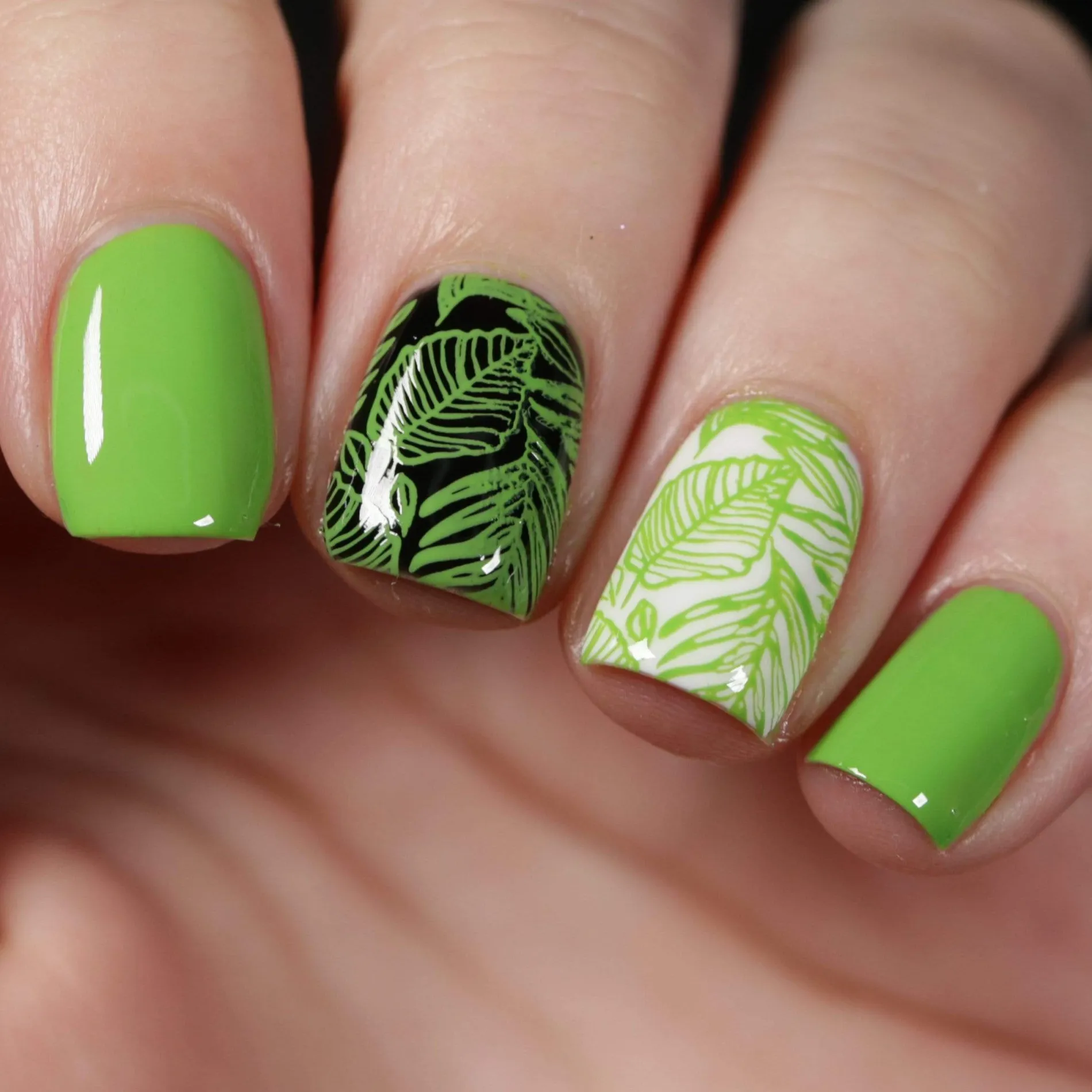 Juicy: Sour Apple (B378) - Light Green Stamping Polish