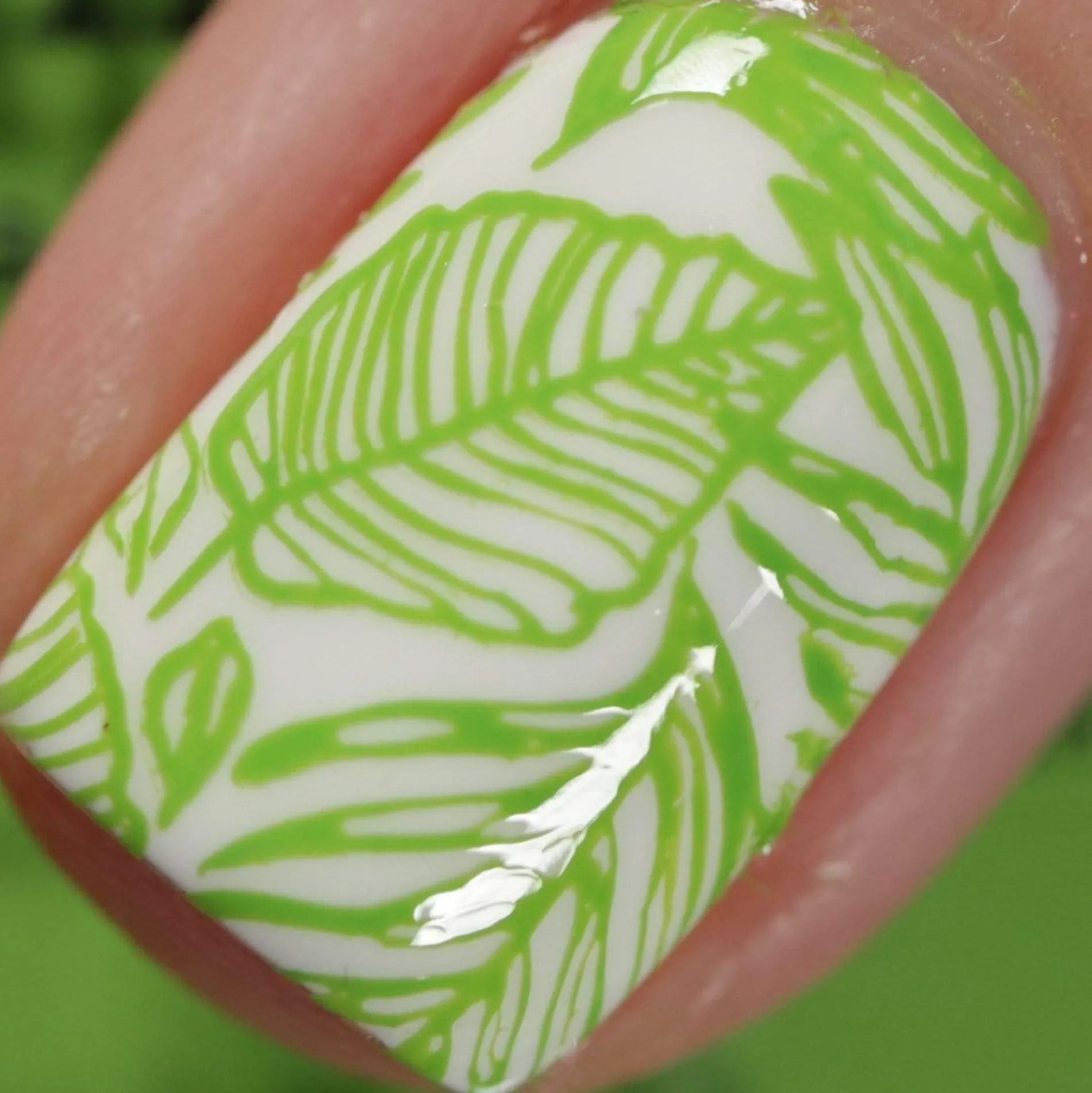 Juicy: Sour Apple (B378) - Light Green Stamping Polish