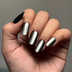 Magnetic Metal Press On Nails - Short Round