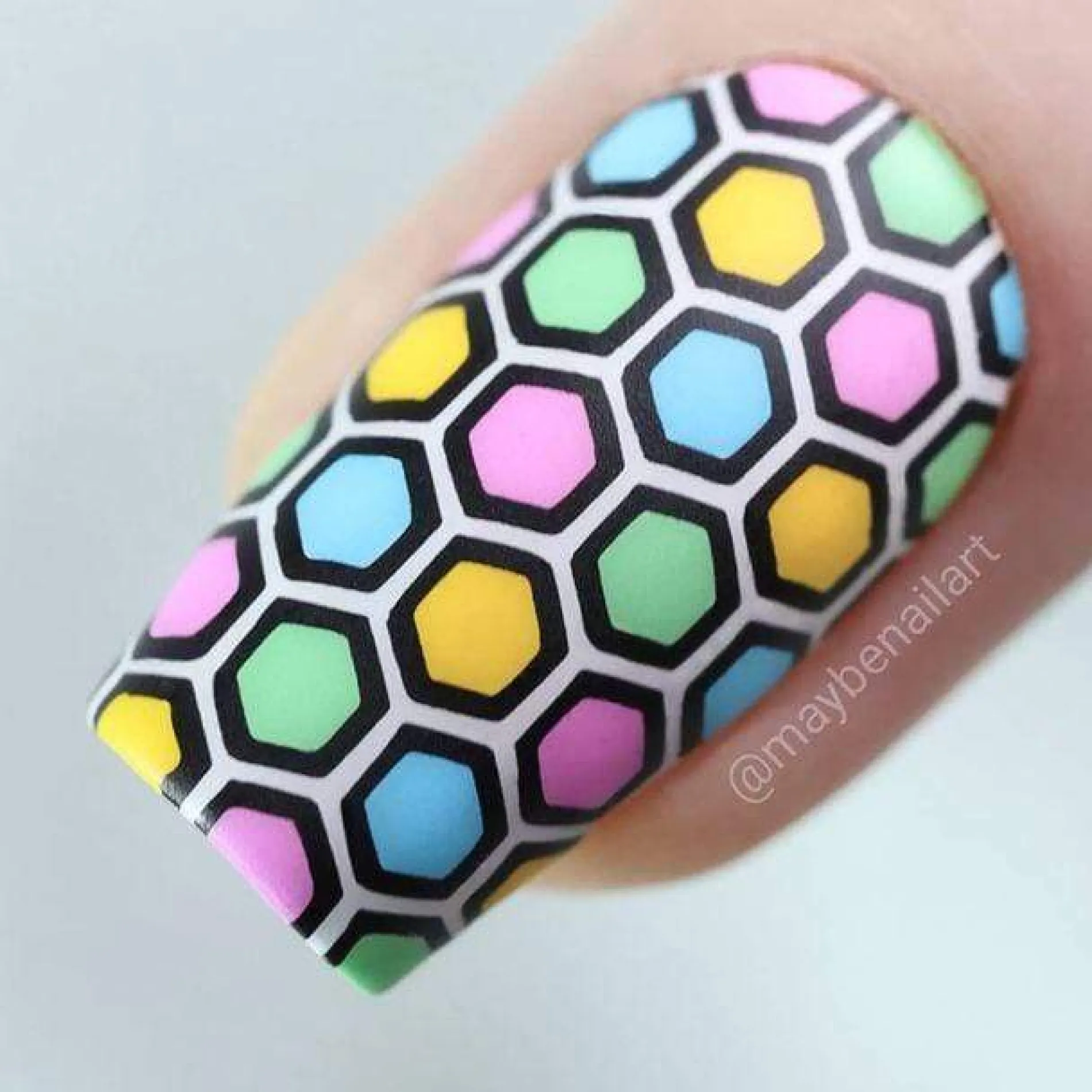Patterns: Chain Reaction (m086) - Nail Stamping Plate