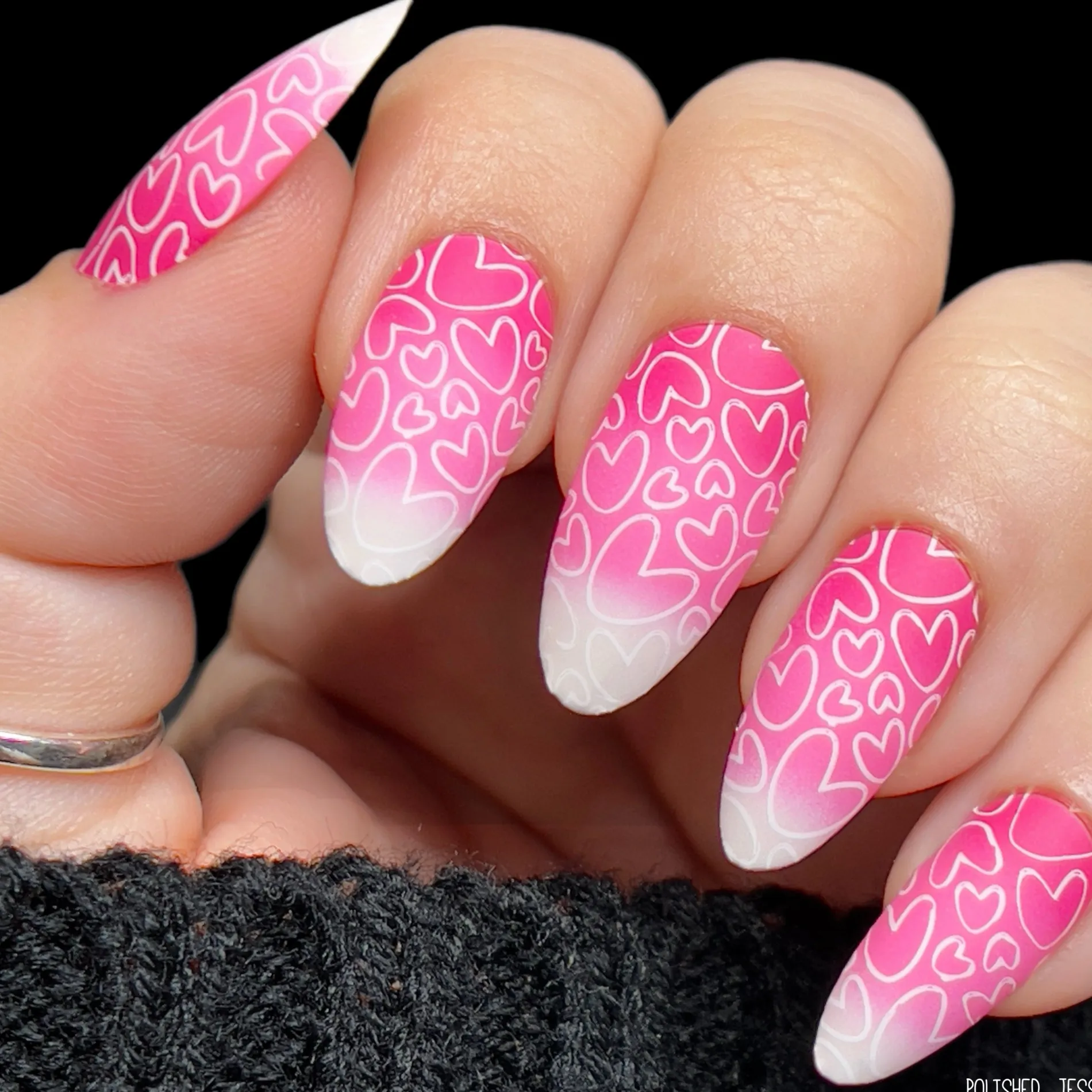 Shape Nouveau: Happy Hearts (M482) - Nail Stamping Plate