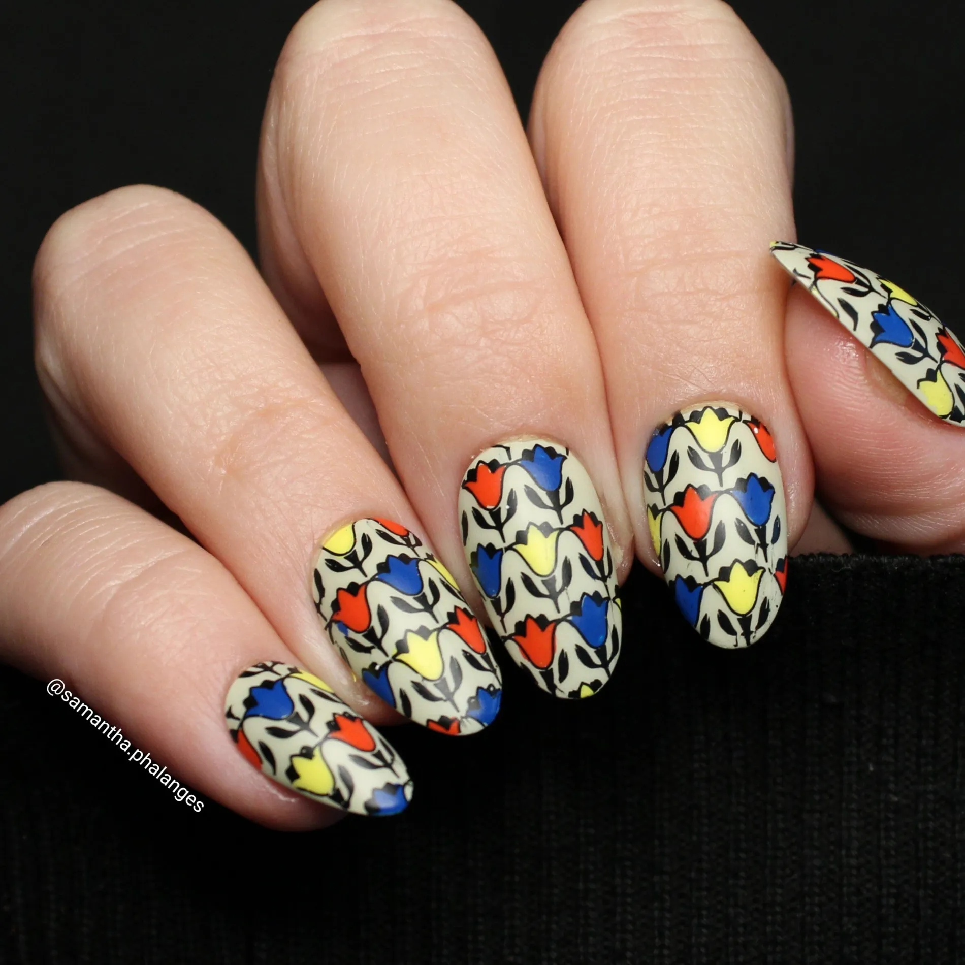 Wall Flowers (M580) - Nail Stamping Plate