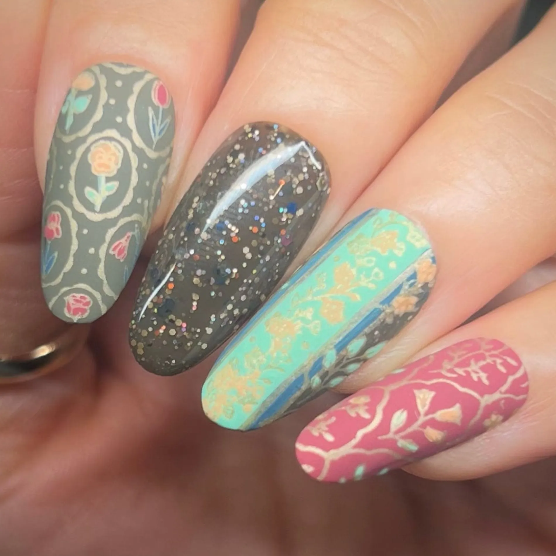Wall Flowers (M580) - Nail Stamping Plate