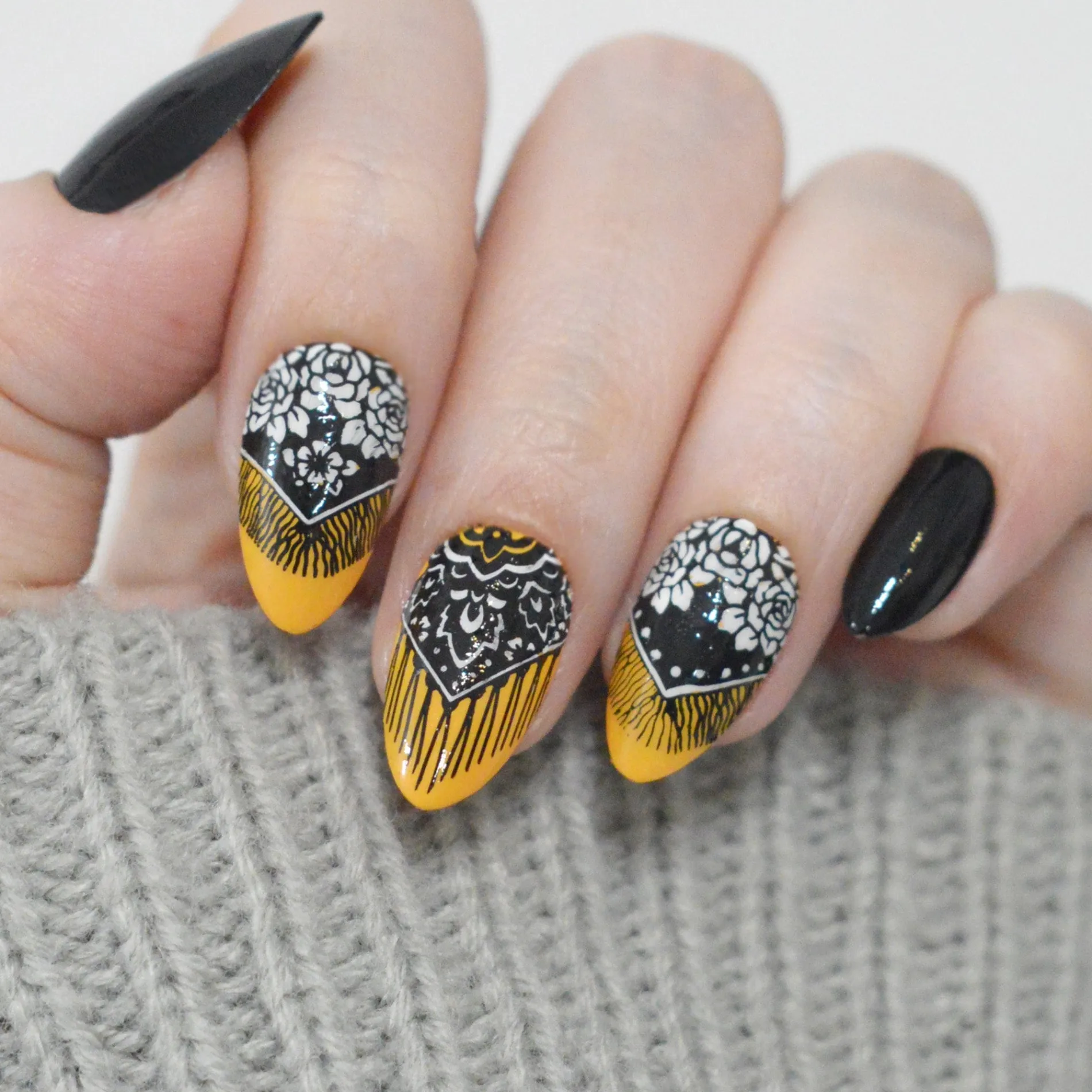 Wrapped in Wool (M685) - Nail Stamping Plate